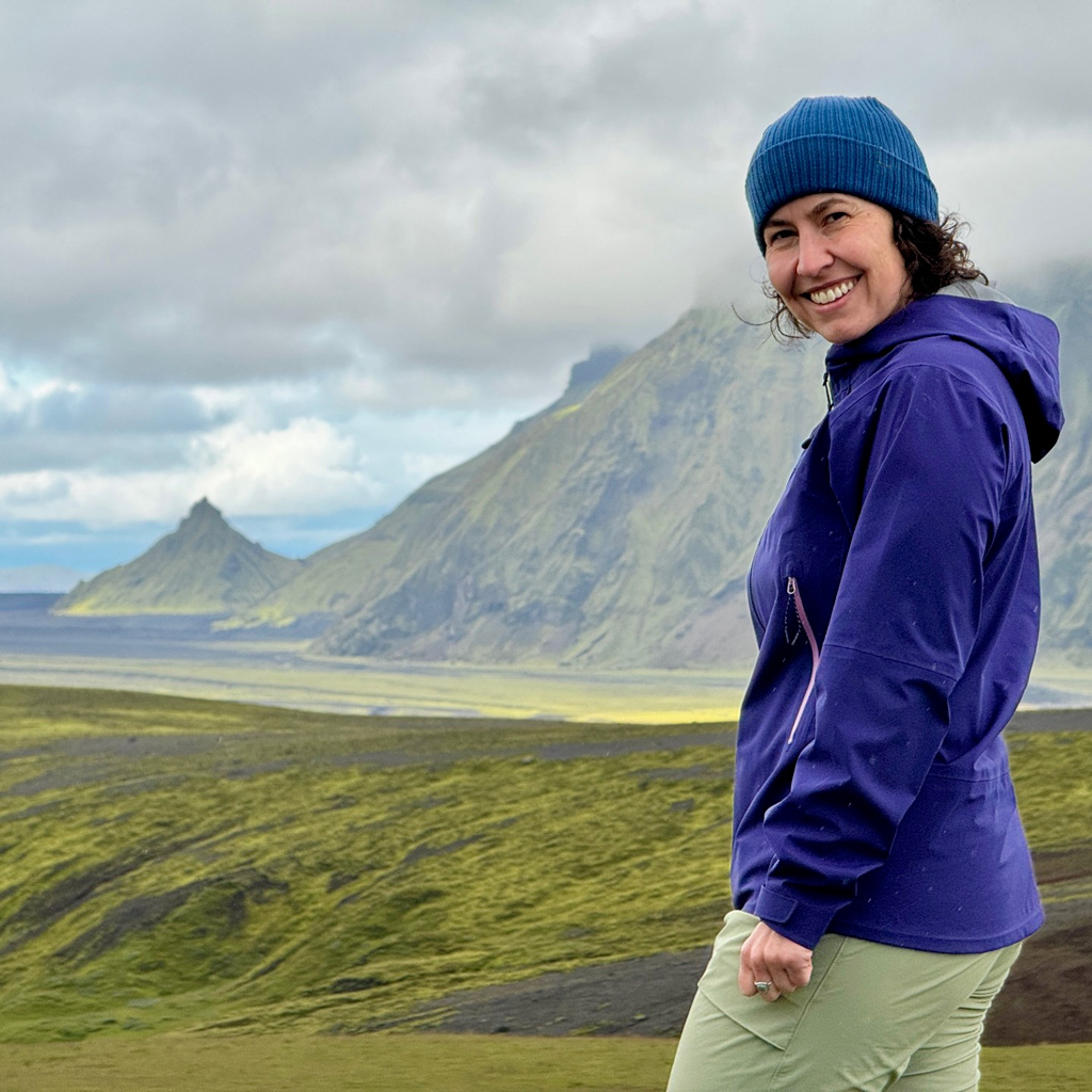 women in Iceland with Chlorophylle jacket