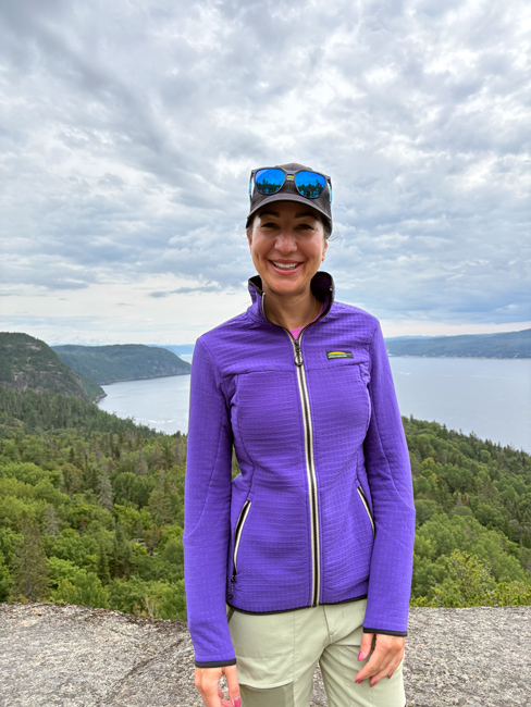 marie-pier desharnais devant une montagne
